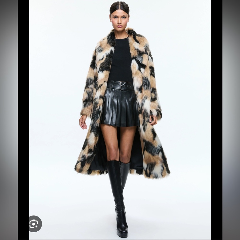 Alice + Olivia Faux Fur Coat, NWT in size S